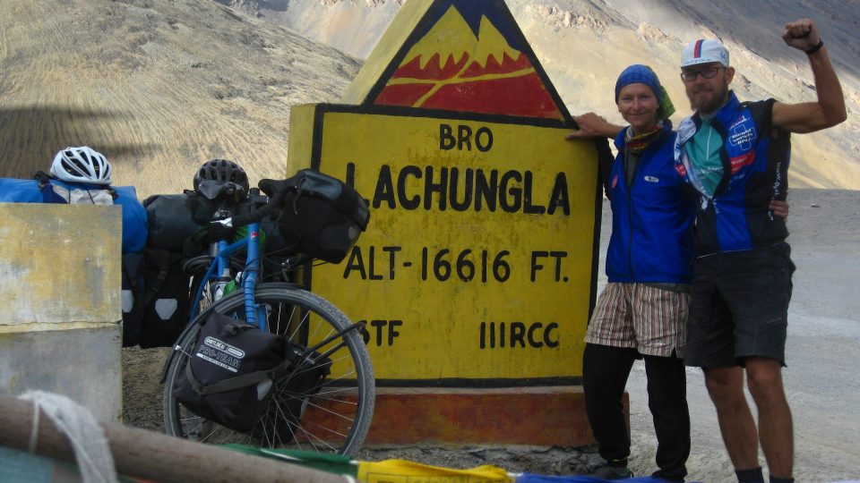 Lachung La, 5060 m n.m. Poprvé  na kole v pěti tisících. Jéééééés!