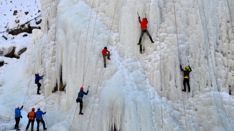 Metodika lezení po ledu se dá při občasných akcích naučit