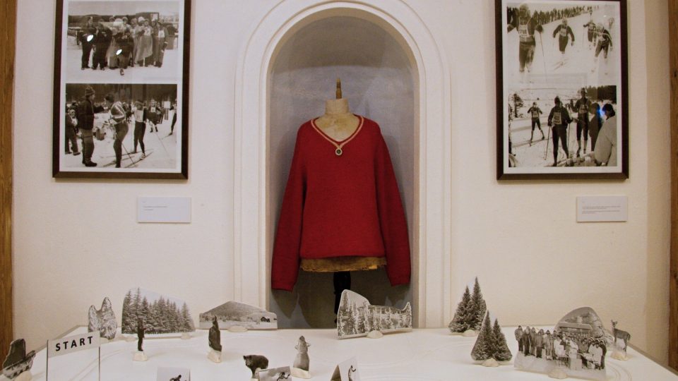 Klasické oblečení z dob začátků - svetr