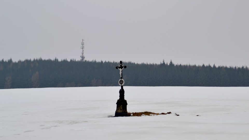 Celoročně přístupná rozhledna Rosička stojí na místě bývalého leteckého majáku