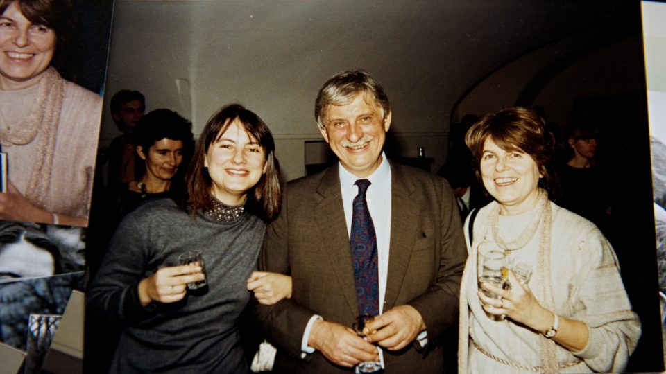 Monika (vlevo) s otcem Jiřím Dienstbierem