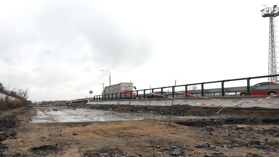 Rekonstrukce silnice a stavba nového mostu u pardubického Parama