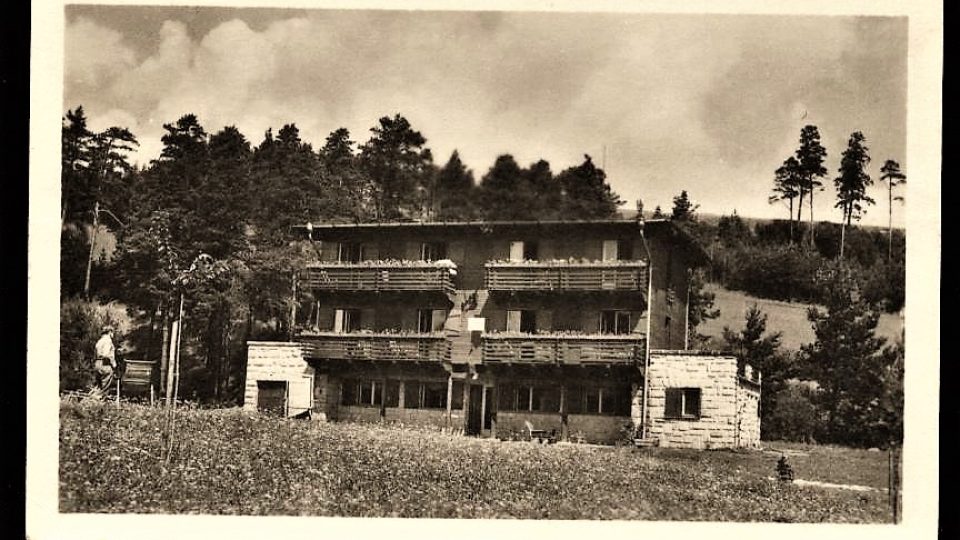 Dům bratří Čapků v roce 1950