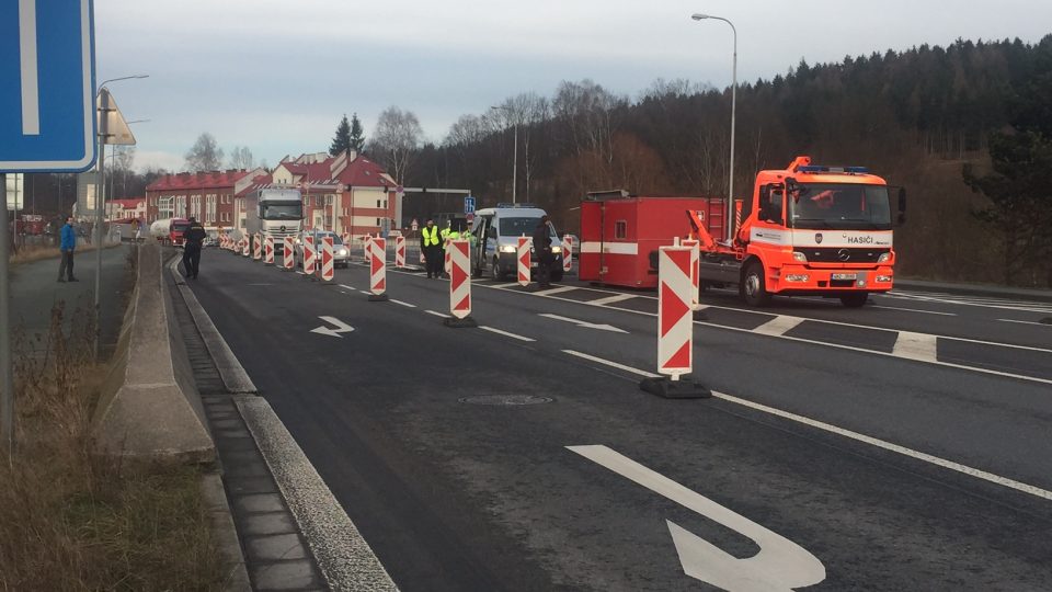  Na přechodech budou zavedeny namátkové kontroly, zřízeno bude také registrační místo pro uprchlíky.