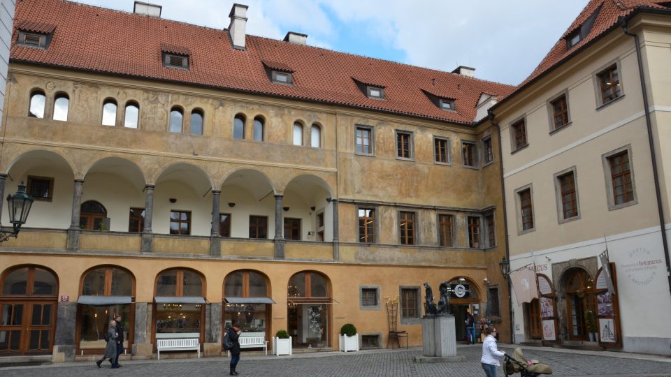 Granovský palác s arkádovou lodžií, jeden z nejzachovalejších renesančních skvostů Prahy