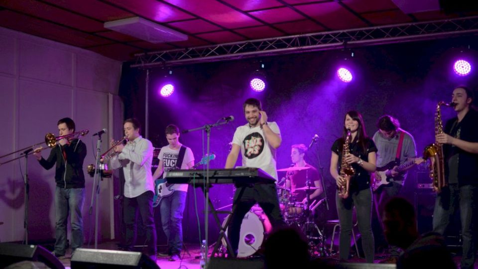 Band-a-SKA stahuje jednoho posluchače za druhým do svého SKákavého světa