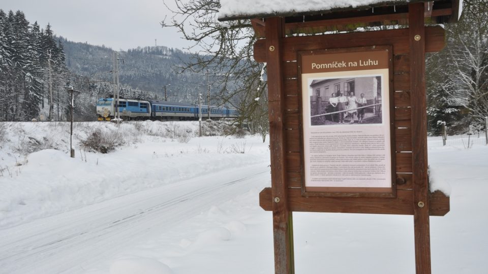 Podél tratě vede cyklostezka z Ústí nad Orlicí do Brandýsa nad Orlicí