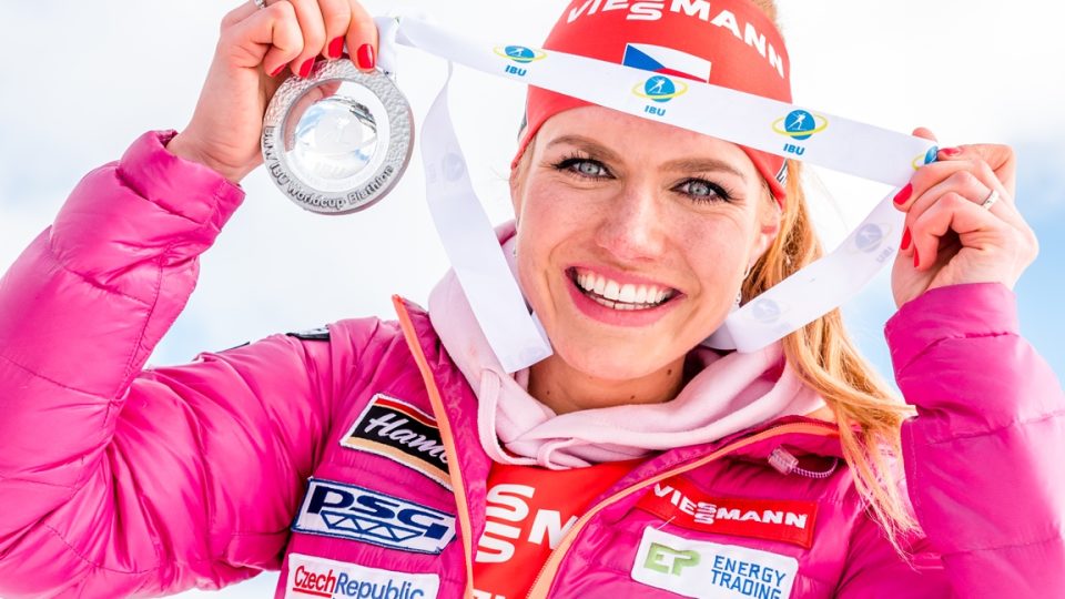 Gabriela Koukalová získala ve stíhacím závodě stříbrnou medaili 