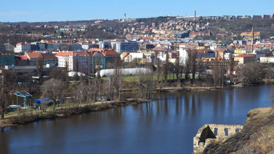 Pod Vyšehradskou skálou a takzvanou Libušinou lázní je Vltava nejhlubší