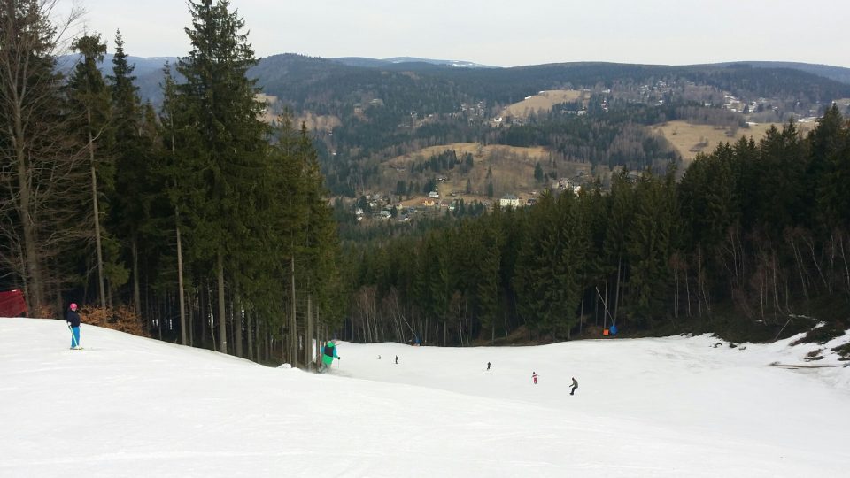 V Jizerkách se naposledy v sezóně rozjely vleky