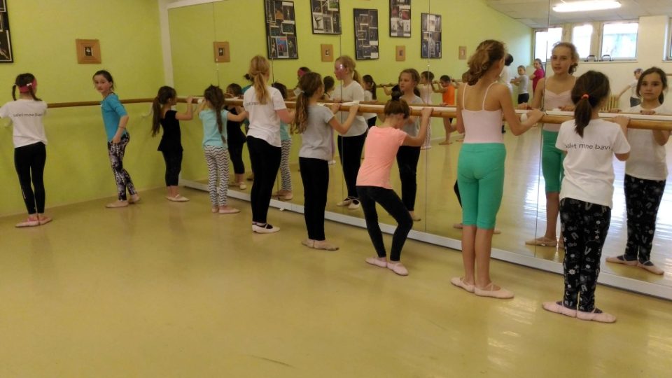 Láska k baletu a tvrdá dřina: Baletní škola v Liberci vychovává pro Šaldovo divadlo malé tanečníky