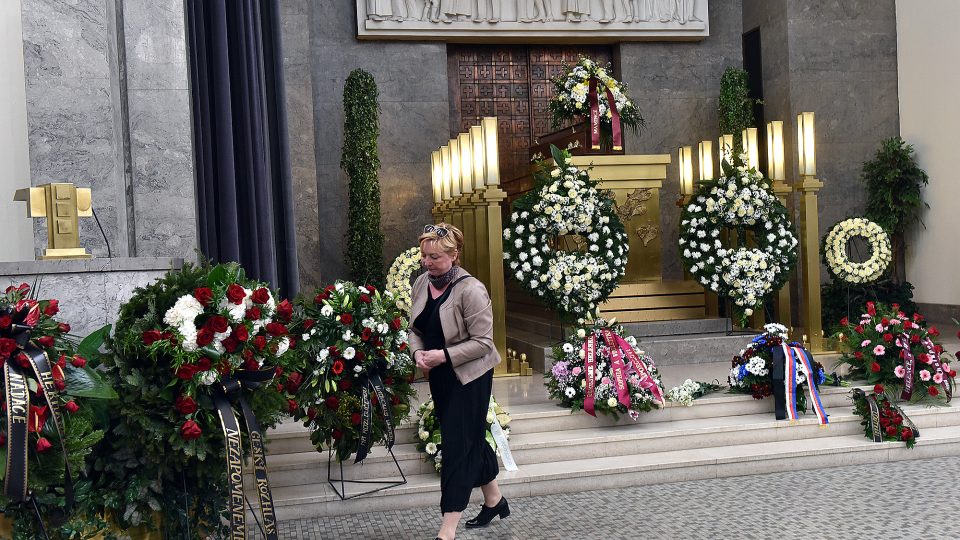 Pohřeb Heleny Štáchové ve strašnickém krematoriu. 