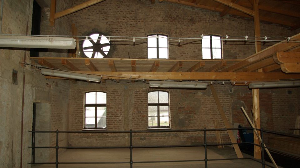 Pohled do citlivě rekonstruovaného interiéru cihelny