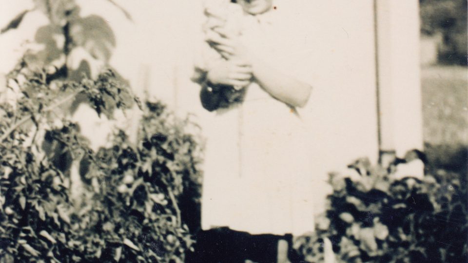 Eva Loevidt-Erbenová poslední foto před deportací, Strašnice 1939