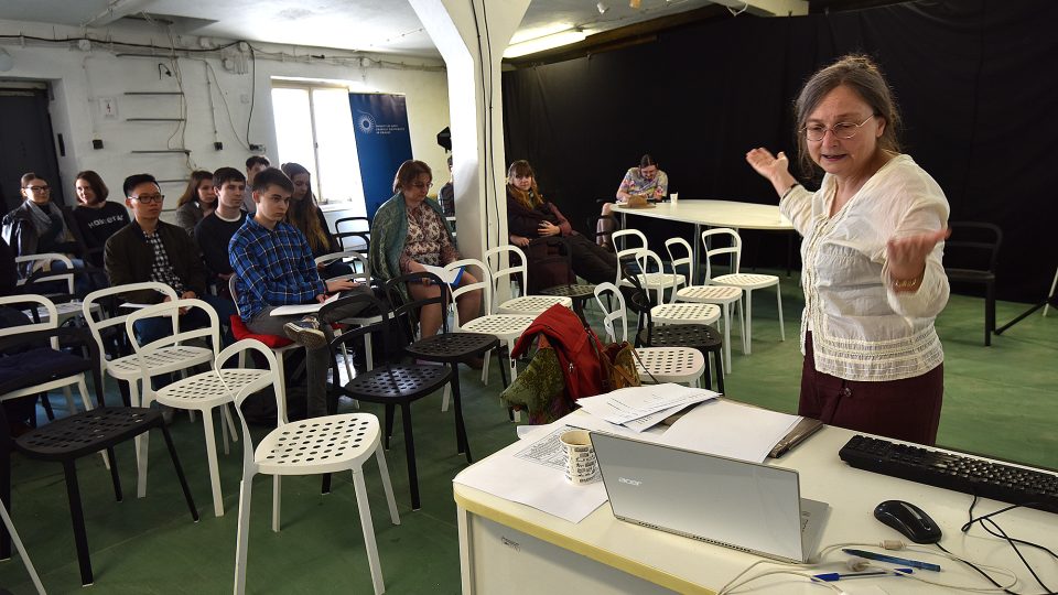 Filozofická fakulta Univerzity Karlovy otevřela multifunkční kampus v Hybernské ulicii, přednáškový sál