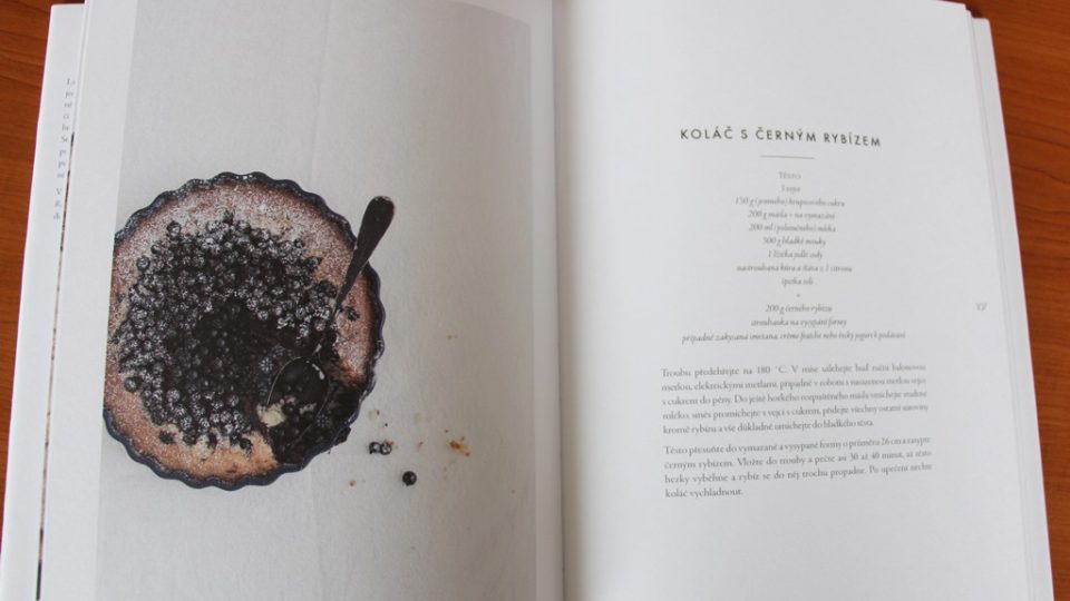 Kuchařka autorské trojice La Buchta přináší recepty na různé moučníky i slané koláče z jednoho těsta