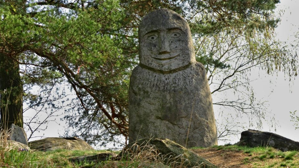 Někomu připomíná socha velikány z Velikonočních ostrovů