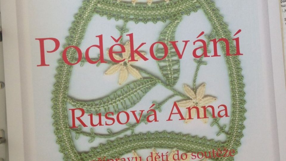 Hanácká tradice zdobení kraslic slámou našla svého mistra v Podkrkonoší. Anna Rusová slaví životní jubileum