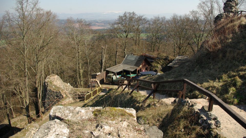 Hrad Kumburk se probouzí do jara