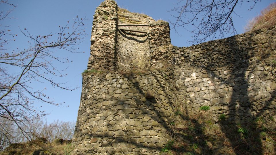 Takzvaná Panenská věž, která bývala vězením s hladomornou