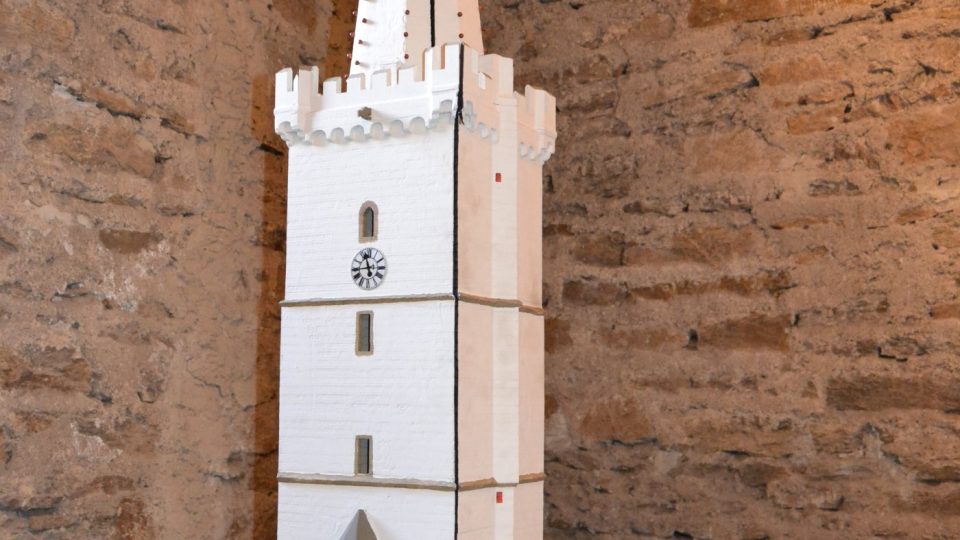 Otevíratelný model věže