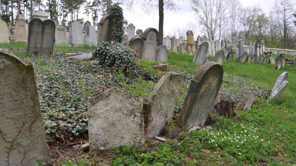 Židovský hřbitov v Hroubovicích otevře správce na požádání