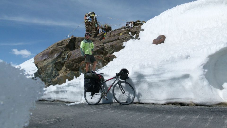 Cyklocestovatel Tomáš Zaplatílek na své cestě ze Singapuru do Ladakhu 