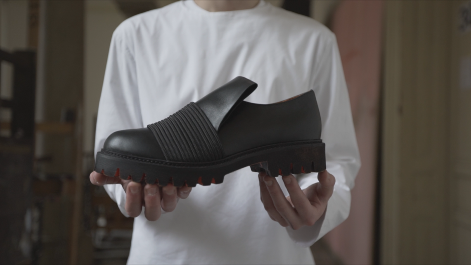 Design Adama Kosta pro Baťu který vyhrál v kategorii pánská bota
