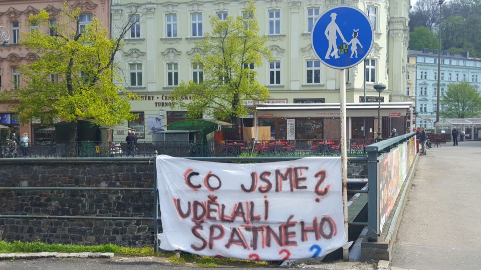 Karlovarští fiakristé protestují proti zákazu vjezdu do centra města