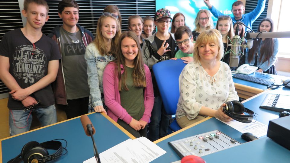 Deváťáci z Liberce navštívili redakci Českého rozhlasu Liberec