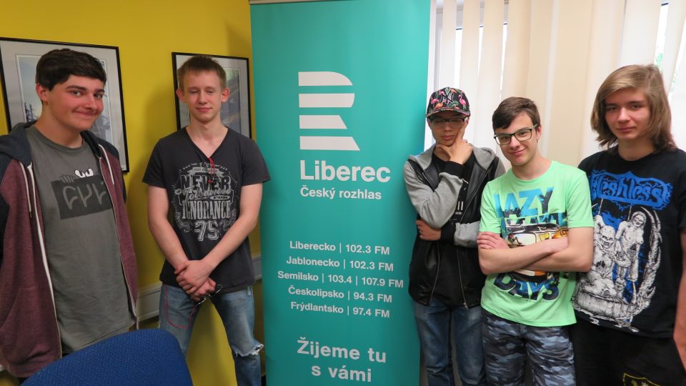 Deváťáci z Liberce navštívili redakci Českého rozhlasu Liberec