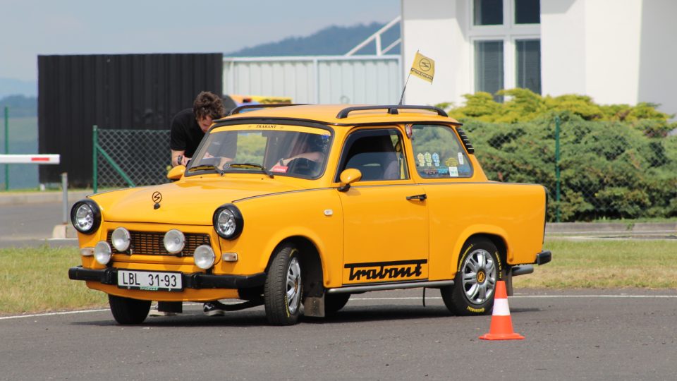 Na autodromu v Mostě si dali dostaveníčko majitelé a fanoušci vozidel značky Trabant