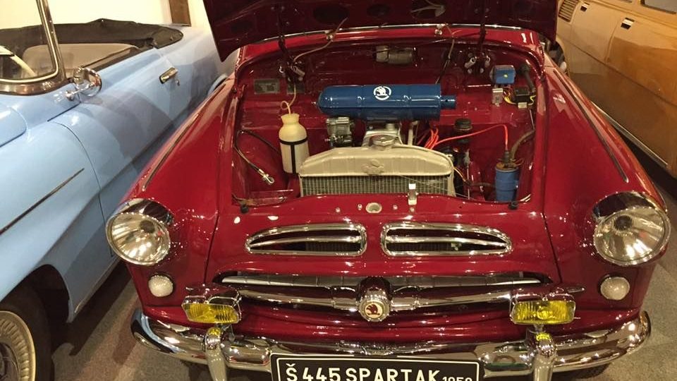 Partička Reincars se zabývá opravami a restaurováním vozidel značky Škoda