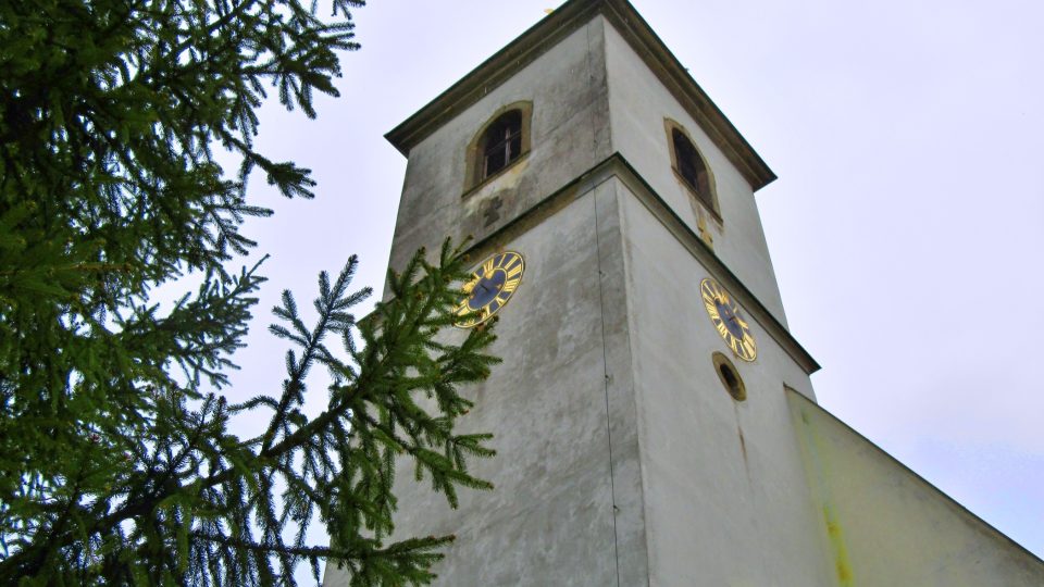 Gotický kostelík v Újezdu Svatého Kříže