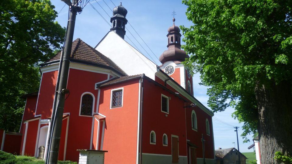 Opravený kostel Sv. Petra a Pavla v Úsobí