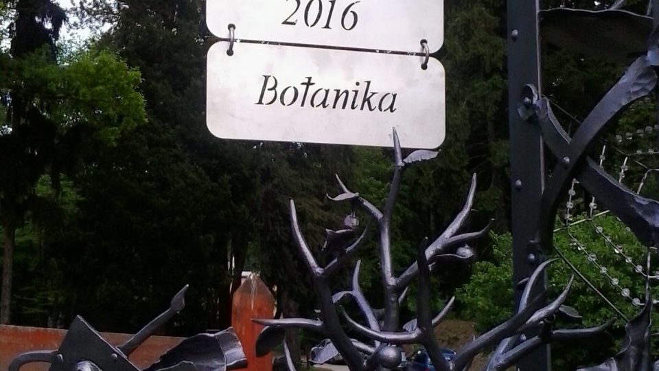 Botanická zahrada v Bečově nad Teplou získala další dominantu - kovovou plastiku Botanická zahrada v Bečově nad Teplou získala další dominantu - kovovou plastiku