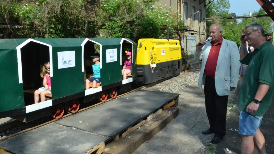 Slavnostní otevření úzkokolejky posvětil hejtman Ústeckého kraje Oldřich Bubeníček