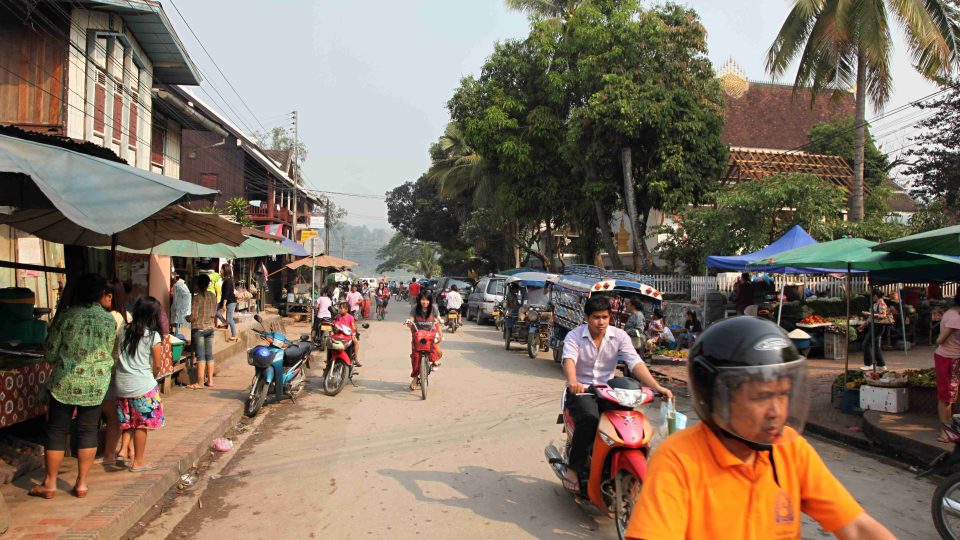 Město Luang Prabang má 26 tisíc obyvatel. Většina z nich stavbu nové rychlodráhy vítá