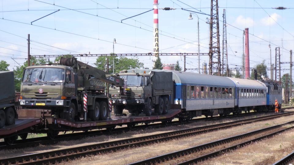 Transport vojenské techniky z Pardubic do Polska