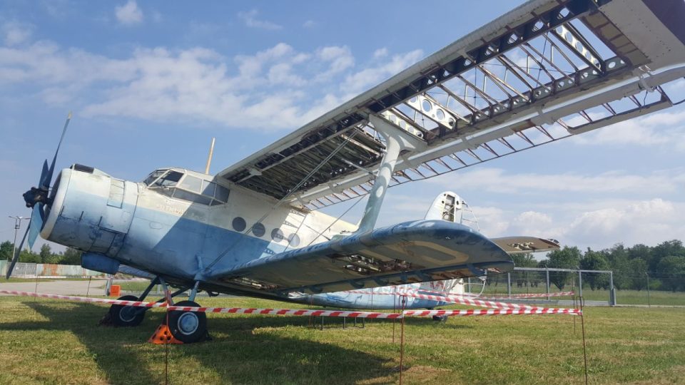 Letoun Antonov na českobudějovickém letišti