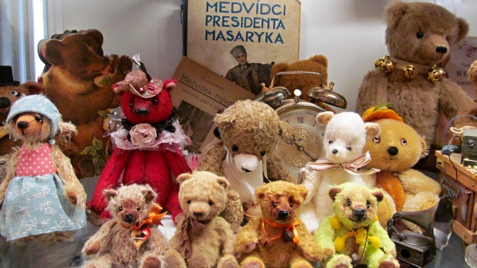 Rájem plyšových medvědů je Vánoční dům v Karlových Varech