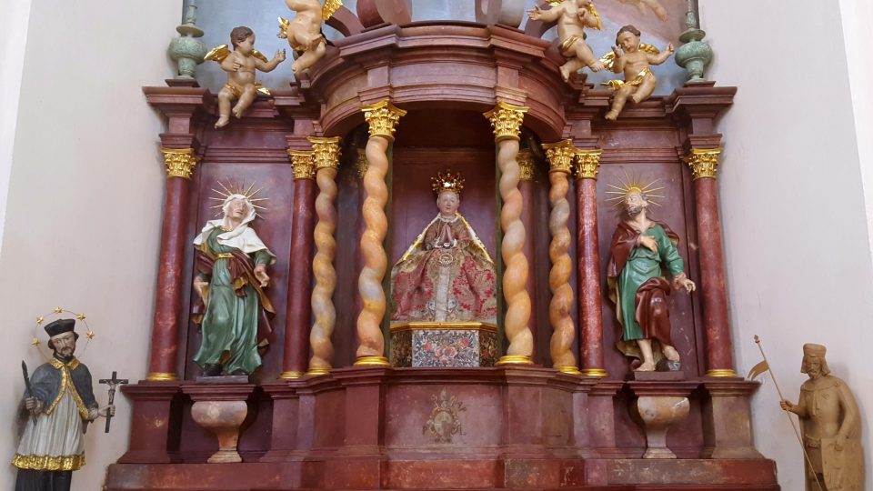 Oltář kaple v Mladoticích 