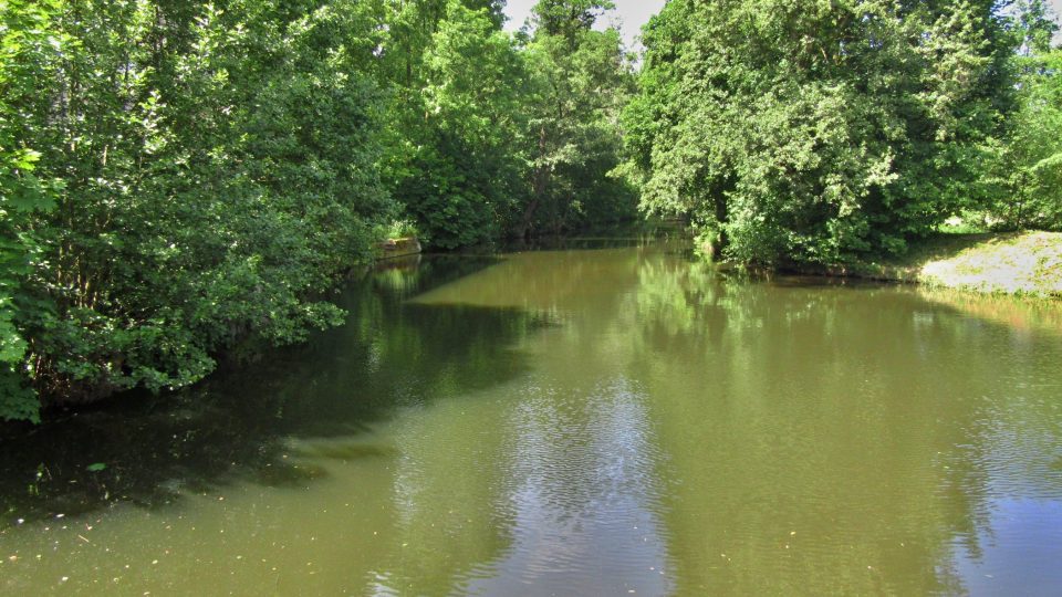 Jezy mají na svědomí klidnou hladinu až do Plzně