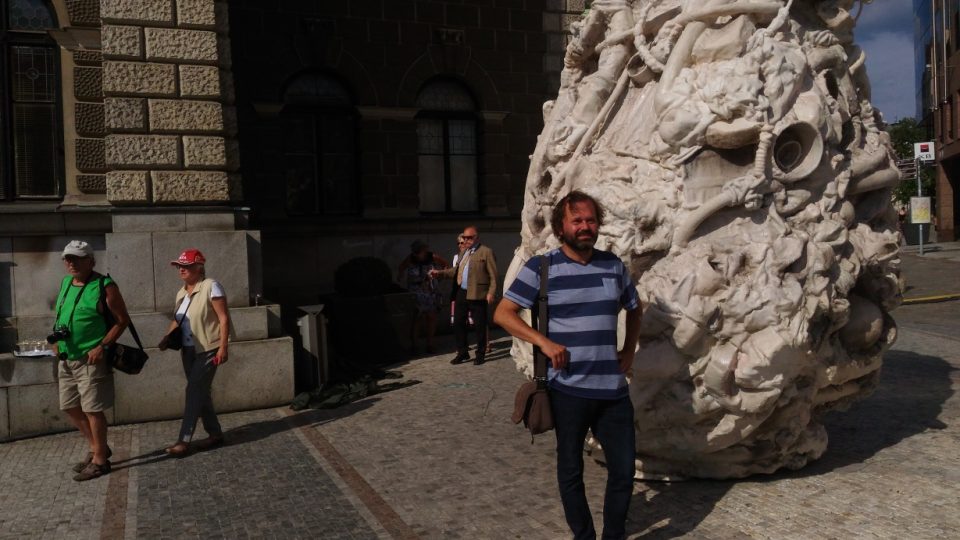 Nadšení i odpor - tak rozporuplné pocity budí v Liberci nová socha umělce Petra Zubka