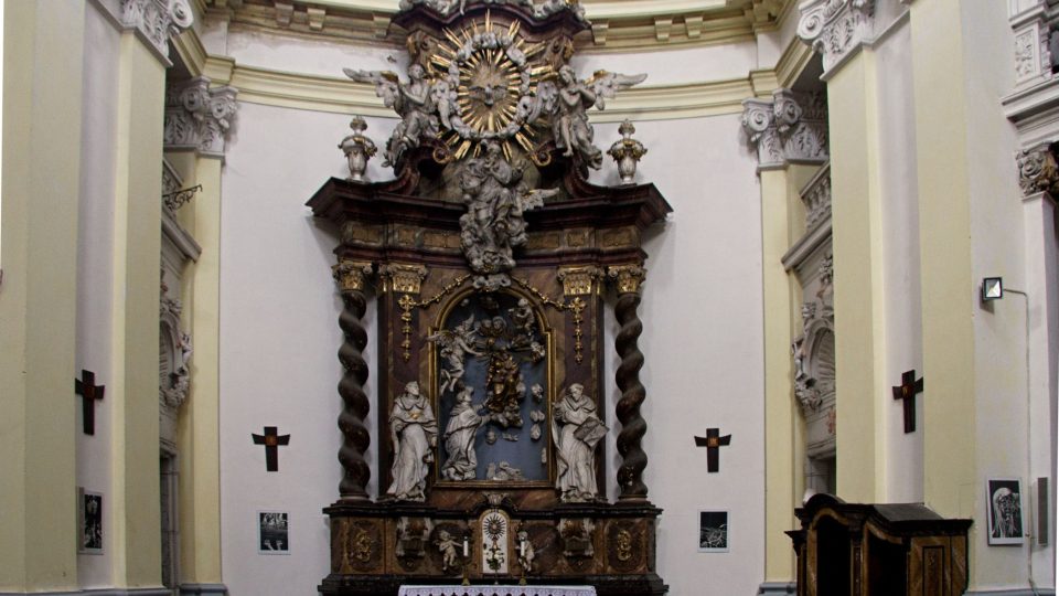 Pseudobarokní oltář Nejsvětějšího Srdce