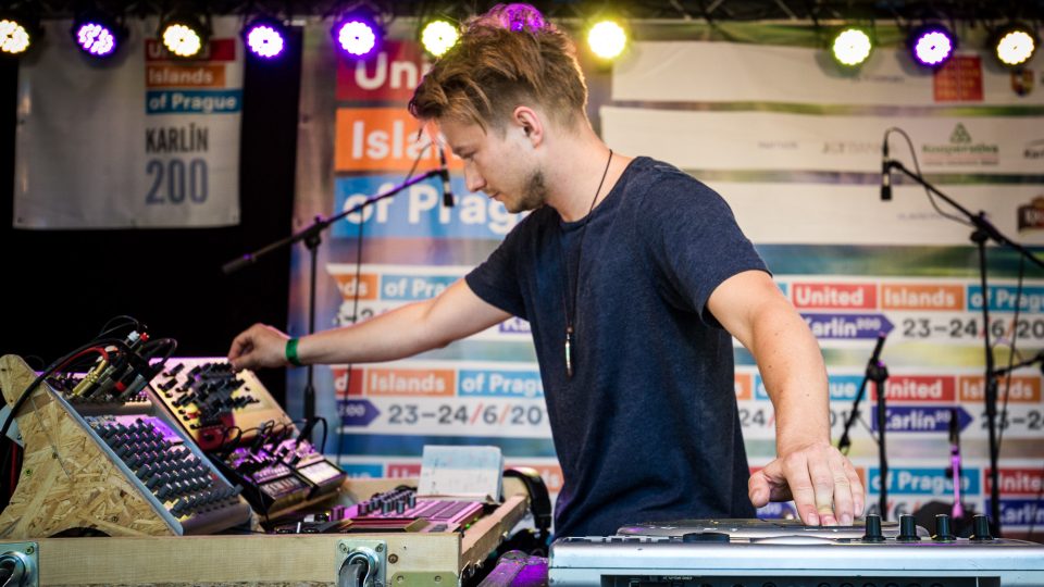 Francois Svalis na zakončení pořadu Startér: stagei Radia Wave na United Islands Francois Svalis na zakončení pořadu Startér: stagei Radia Wave na United Islands