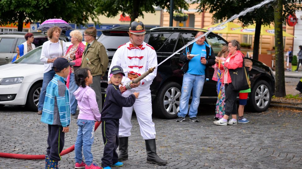 Pochoutkový rok na cestách v Lounech