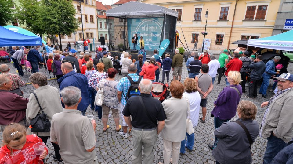 Pochoutkový rok na cestách v Lounech