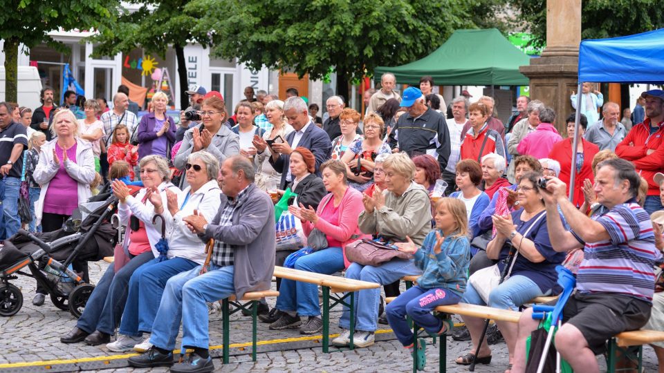 Pochoutkový rok na cestách v Lounech