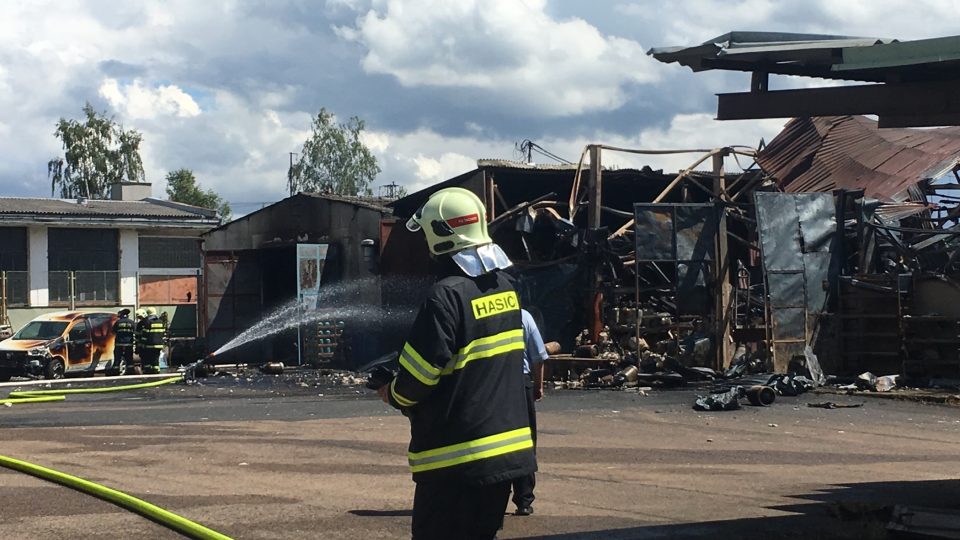 Požár skladu propan-butanových lahví v Plané na Tachovsku